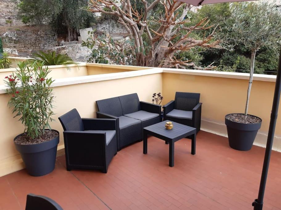 Le Garavan, Superbe Studio Vue Mer Et Vieux ม็องตง ภายนอก รูปภาพ